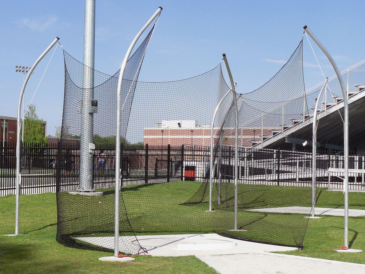 discus cage